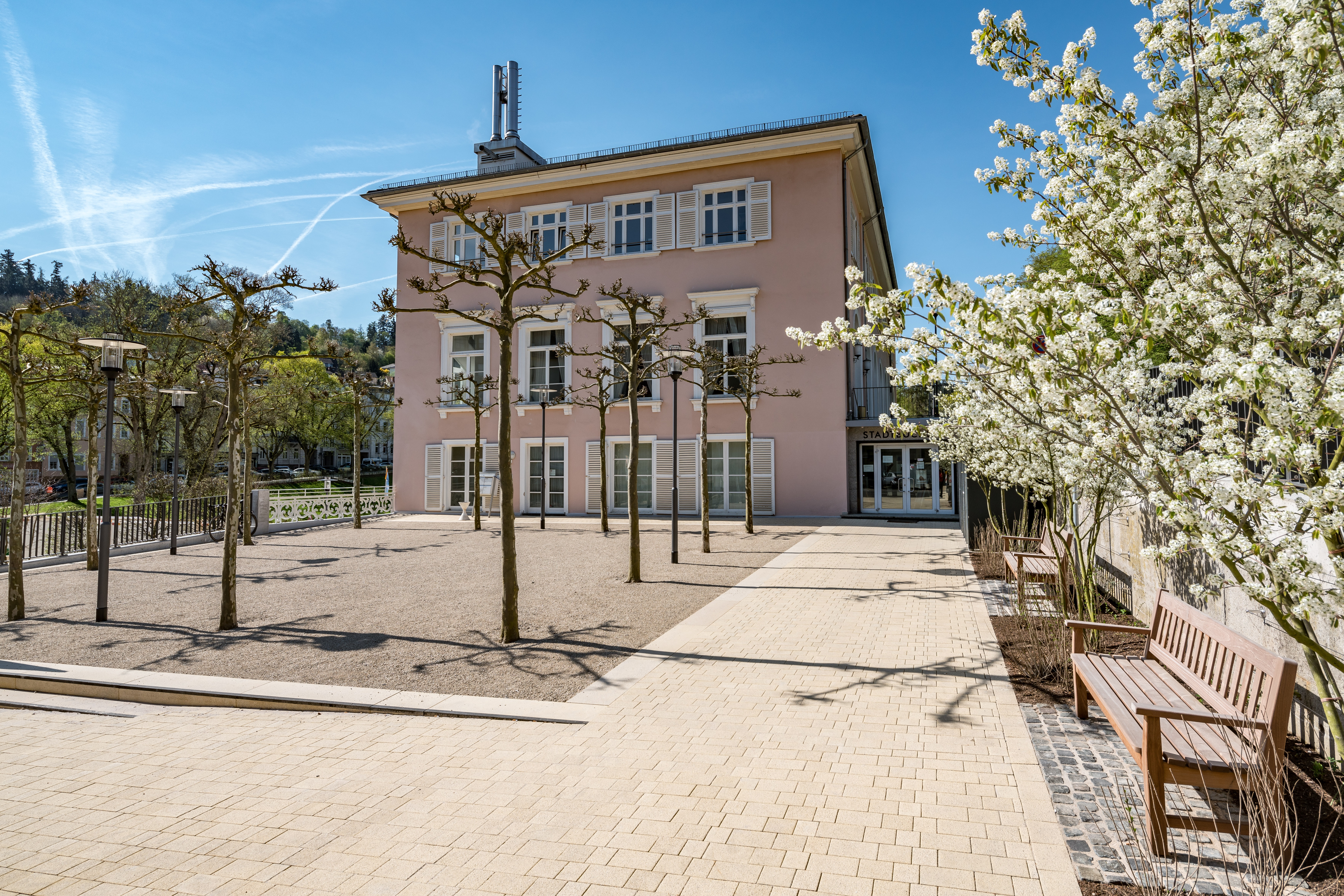 Blick auf das Alleesaal-Gebäude in Bad Schwalbach