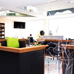 Einblick in den Aufenthaltsraum der Lindenallee Klinik in Bad Schwalbach