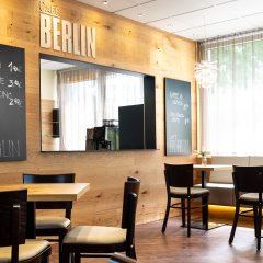 Einblick in das Café der Lindenallee Klinik in Bad Schwalbach