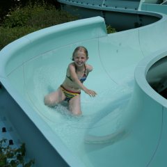 Blick auf die Rutsche im Bad Schwalbacher Freibad