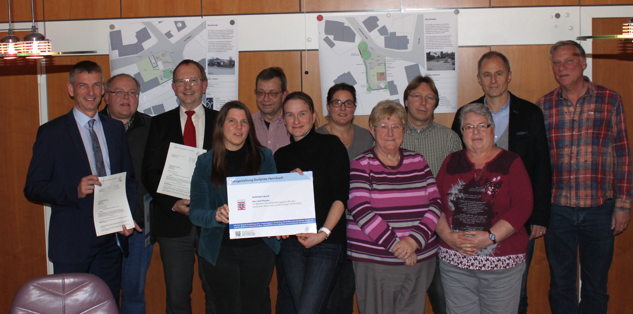 Bescheidübergabe Dalles Fischbach_Dorfplatz Hettenhain.JPG