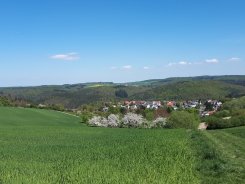 Dorfansicht Hettenhain Ein sommerlicher Blick auf Hettenhain.