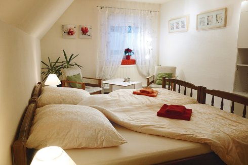 Fewo Reintgen Schlafzimmer.jpg